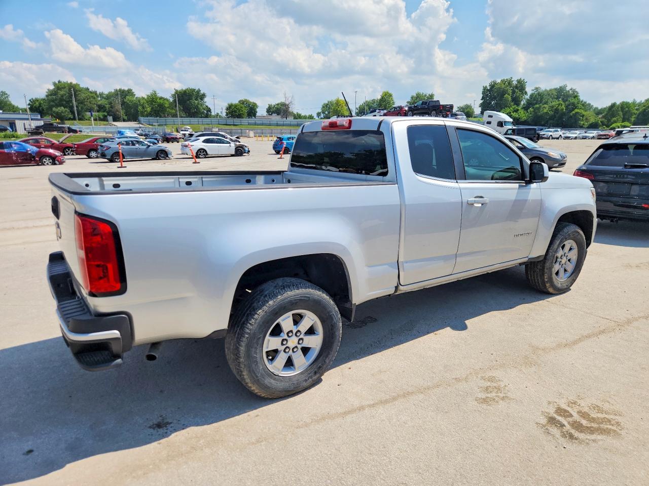 2020 Chevrolet Colorado - Фото 3