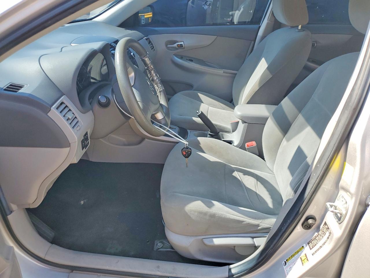 2010 Toyota Corolla Le - Фото 7