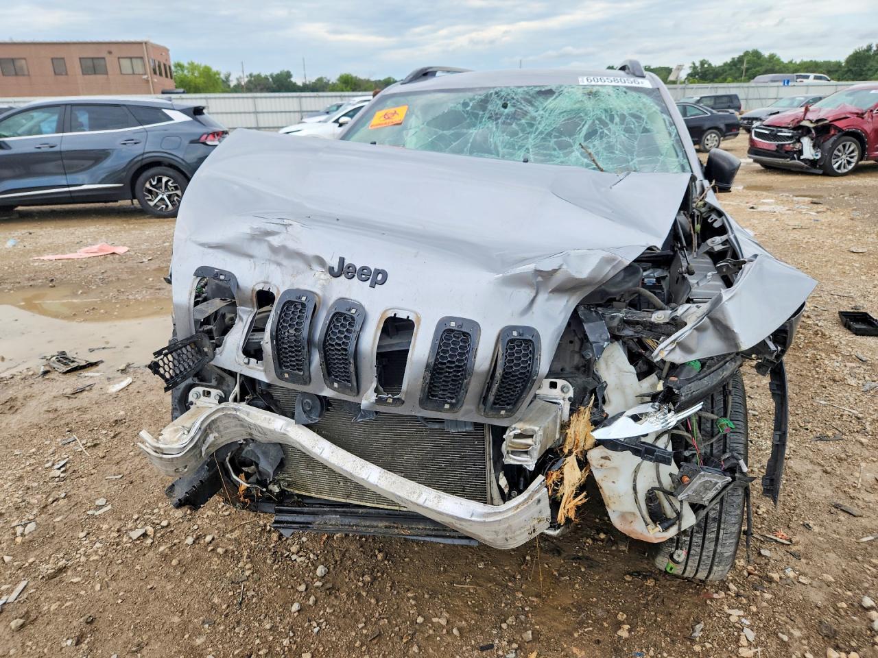 2017 Jeep Cherokee - Image 5