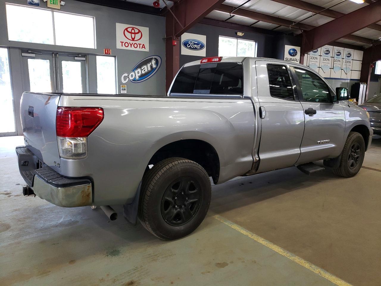 2010 Toyota Tundra Double Cab Sr5 - Фото 3