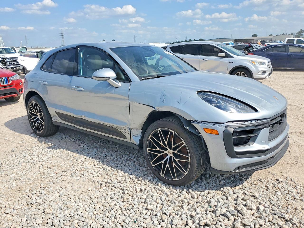 2026 Porsche Macan Base - Image 4