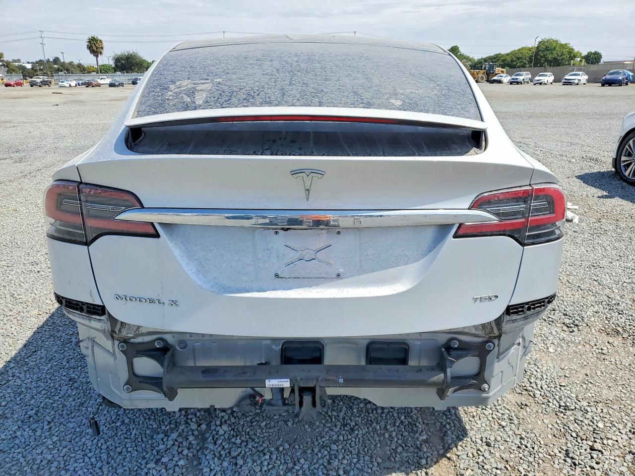 2016 Tesla Model X - Image 6