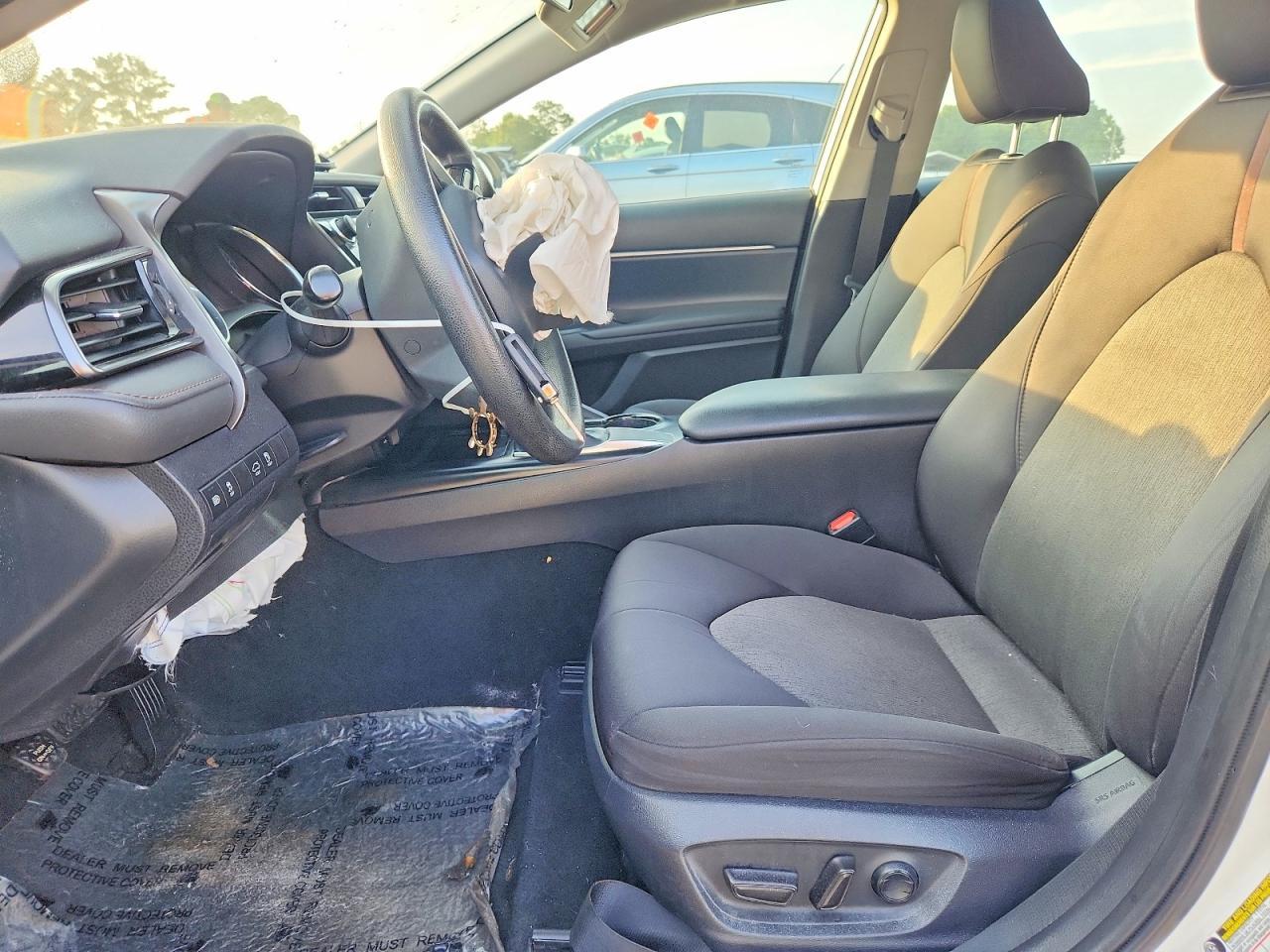 2019 Toyota Camry Le - Image 7