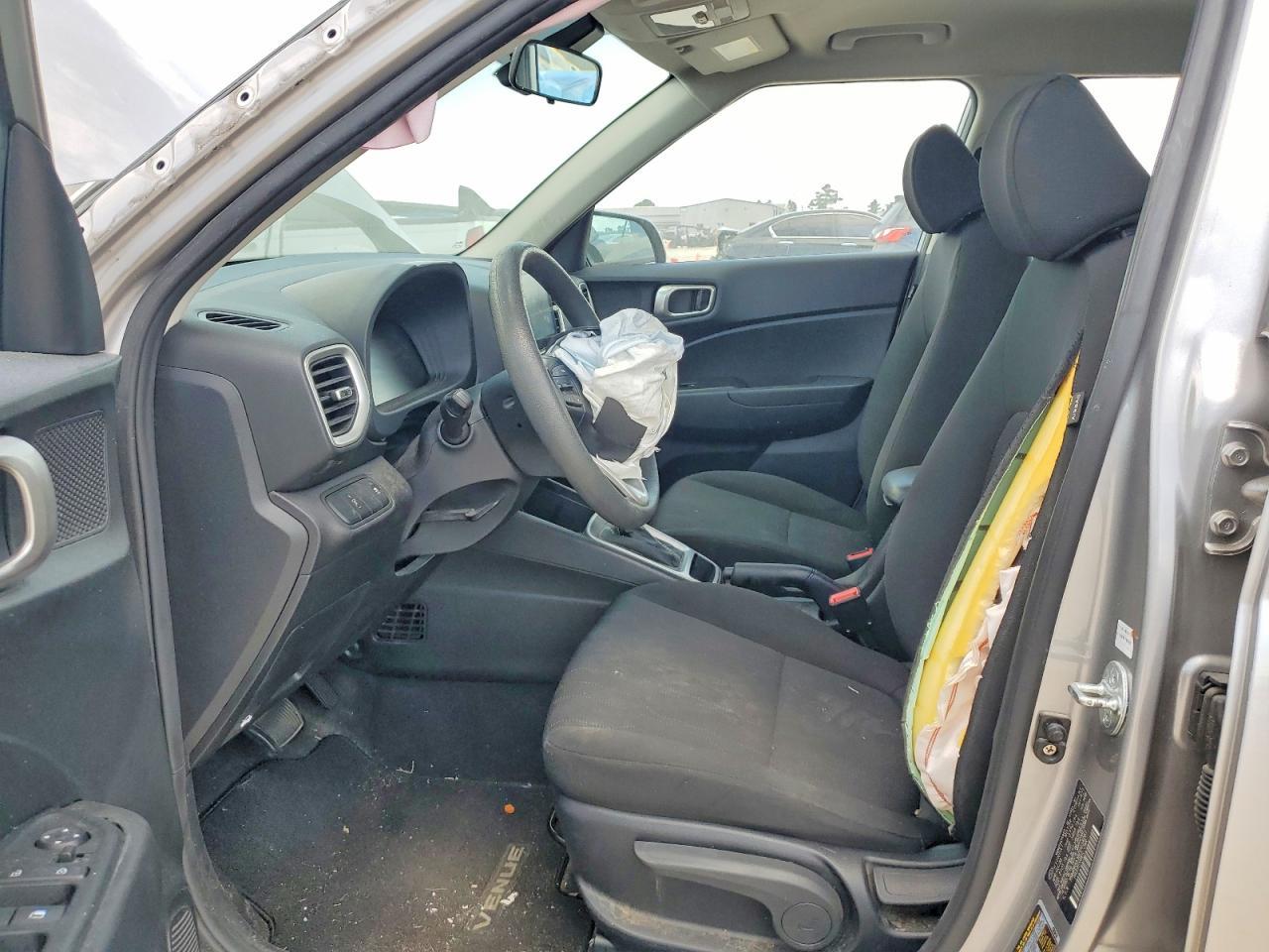 2023 Hyundai Venue Se - Image 7