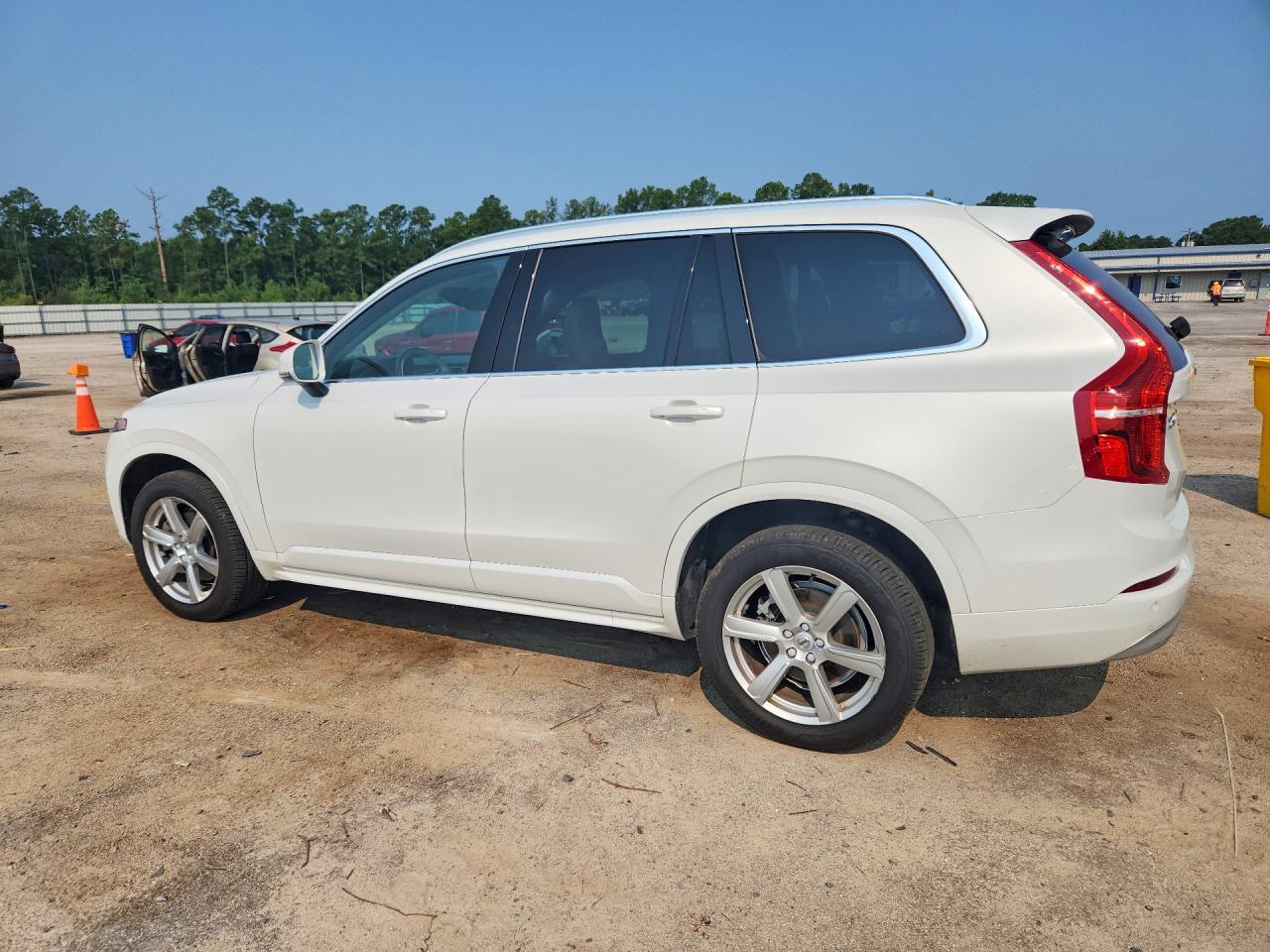 2022 Volvo Xc90 T5 Momentum - Фото 2
