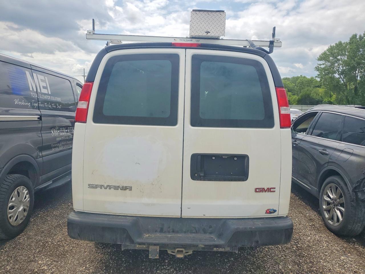2022 GMC Savana G2500 - Фото 6