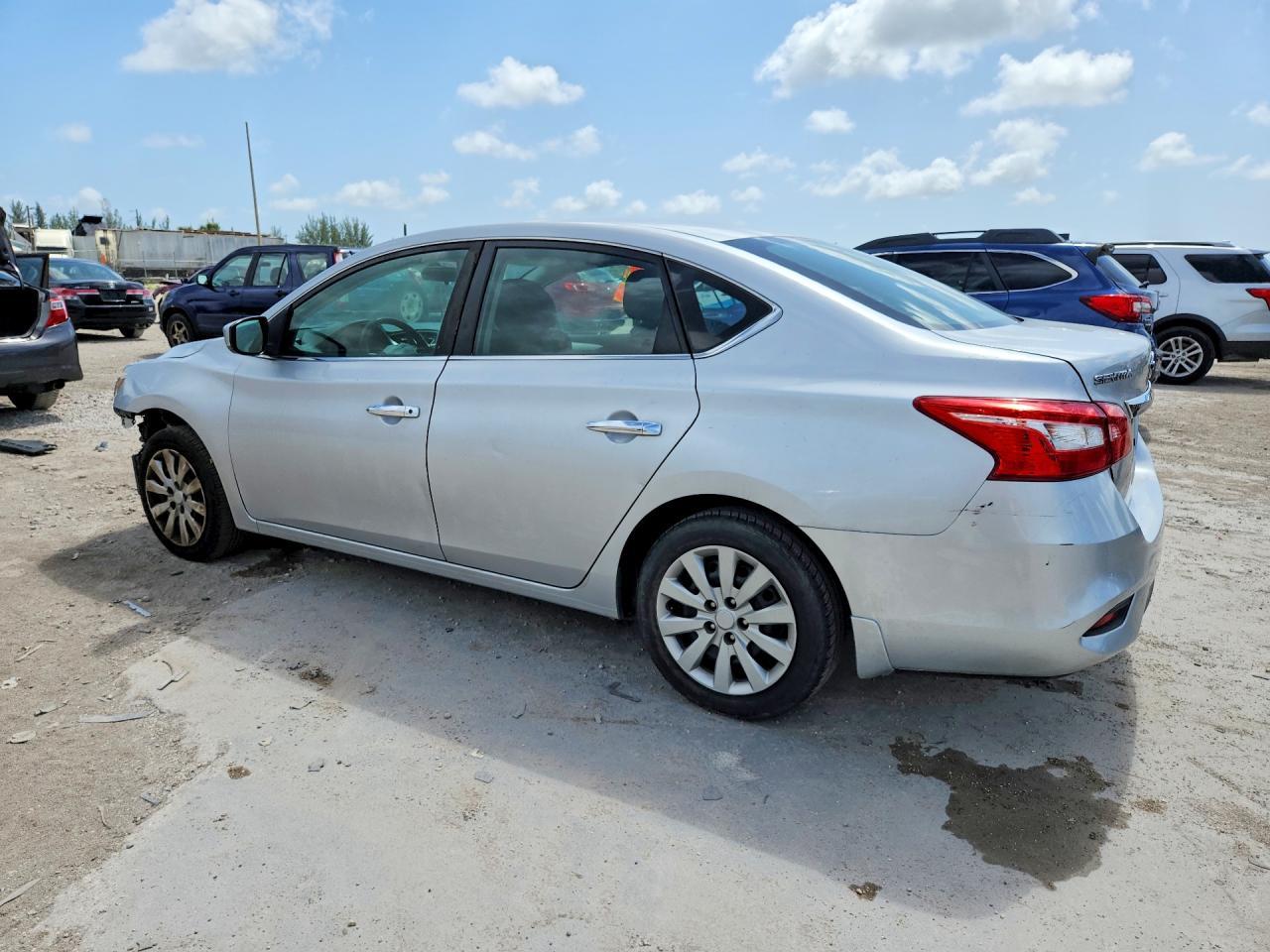 2017 Nissan Sentra S - Фото 2