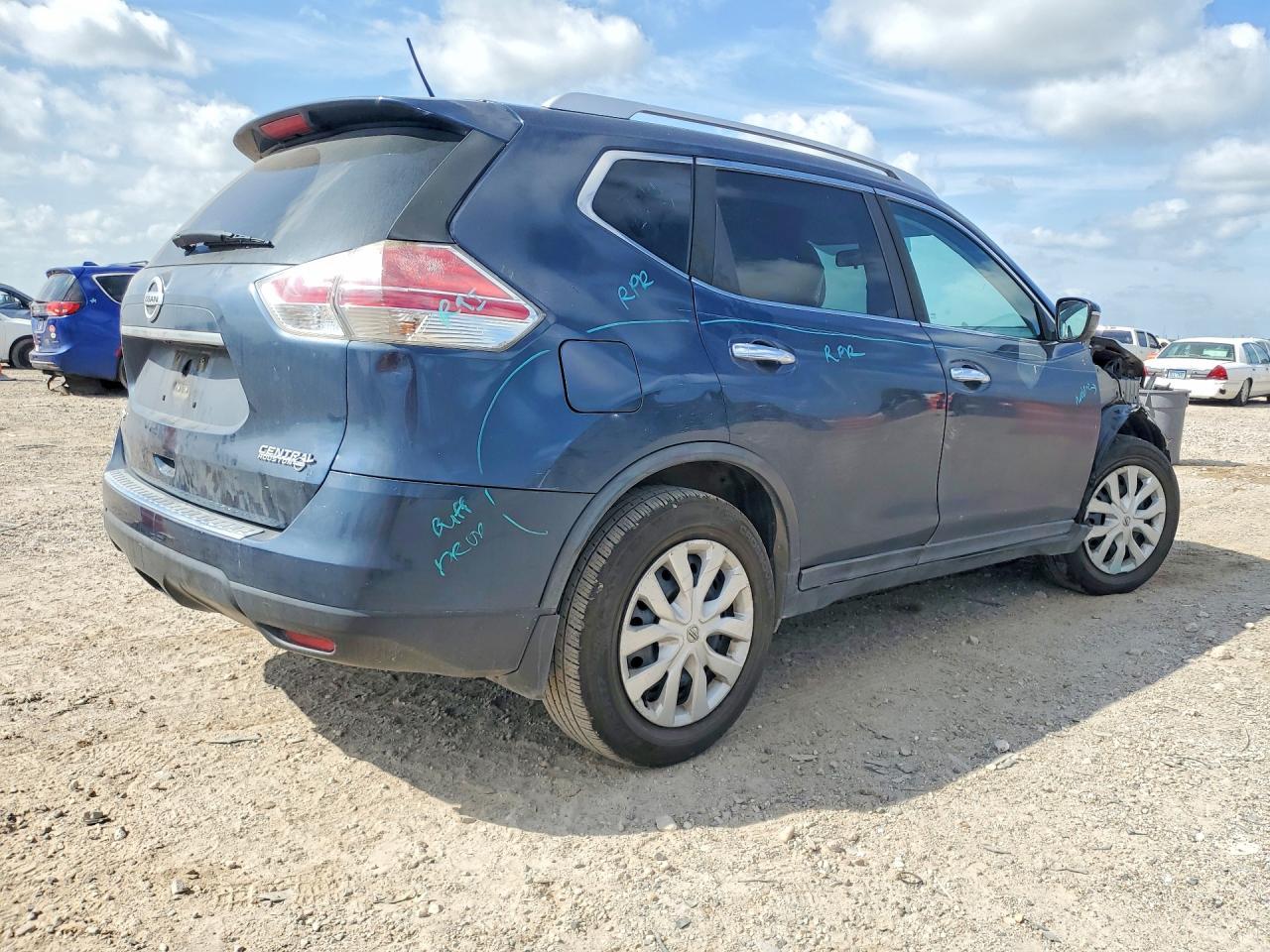 2016 Nissan Rogue S - Image 3