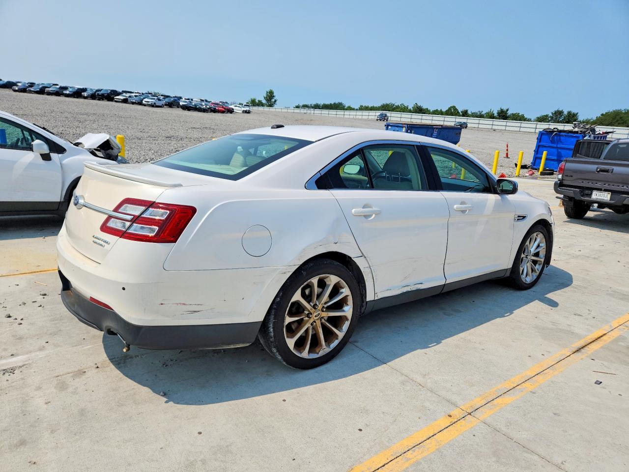 2013 Ford Taurus Limited - Фото 3