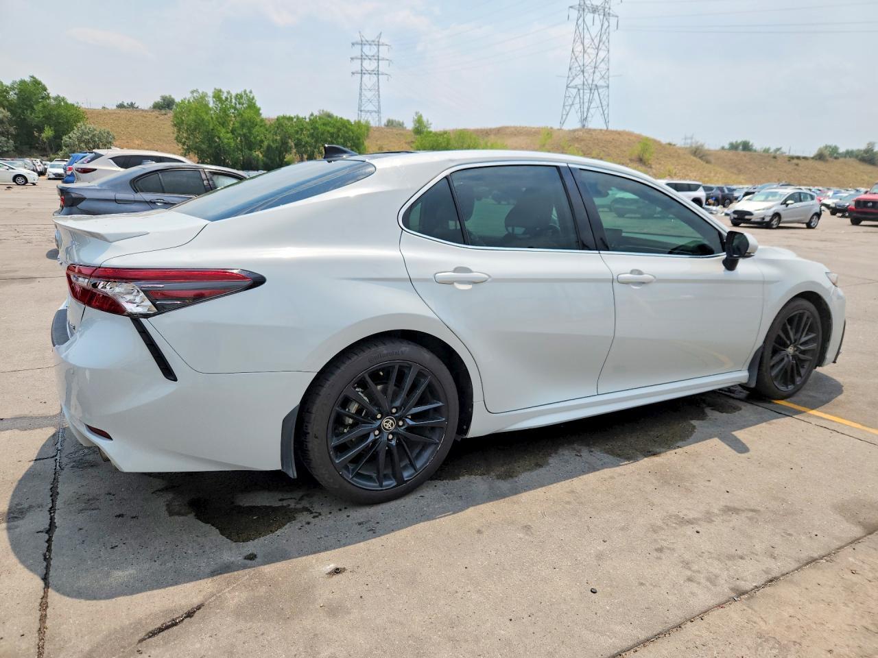 2022 Toyota Camry Xse V6 - Фото 3