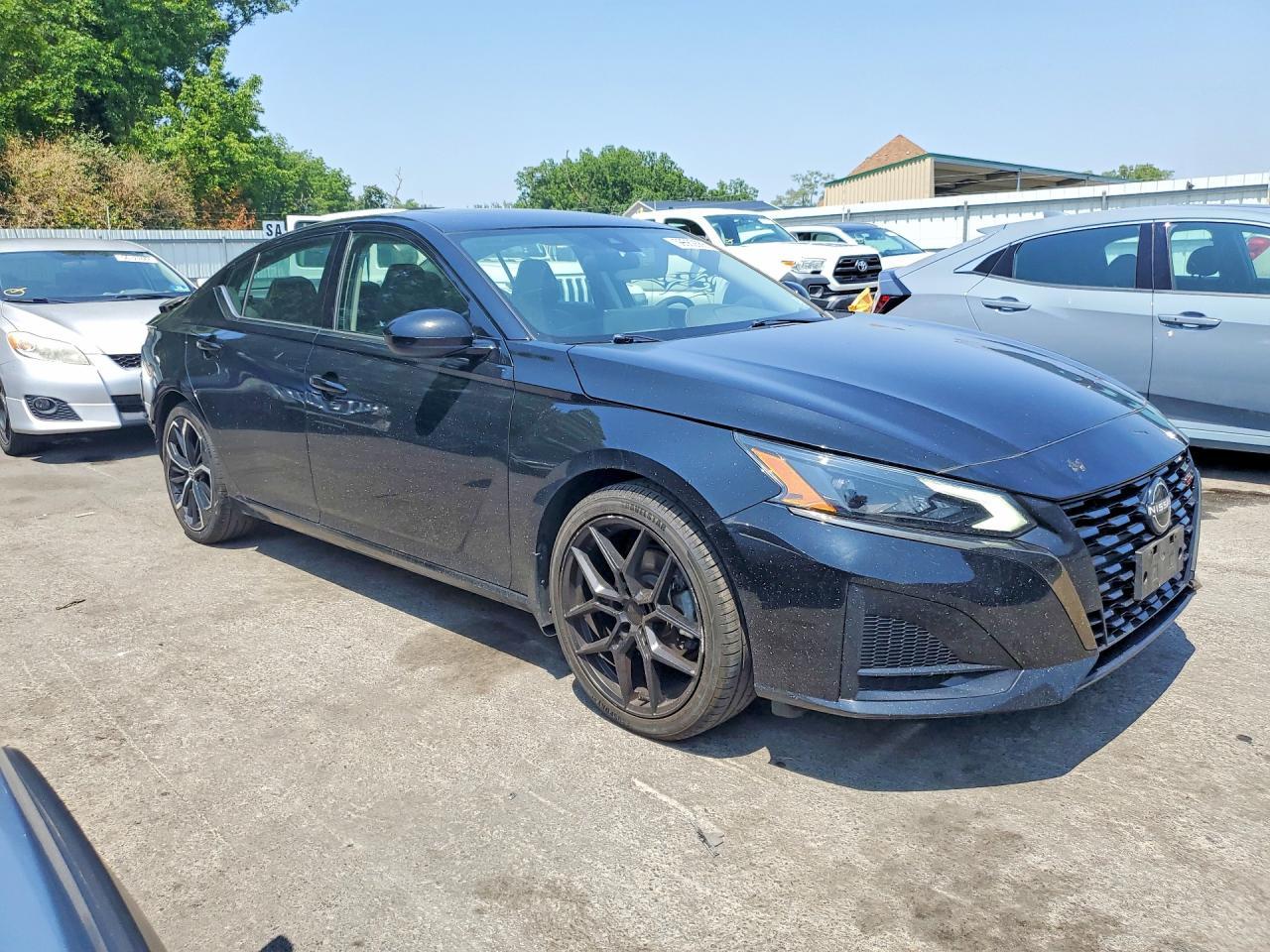 2023 Nissan Altima Sr - Фото 4