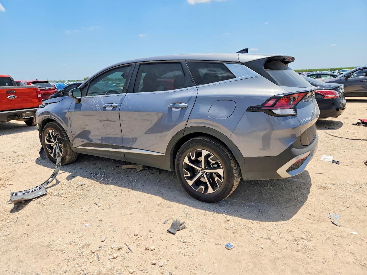2023 Kia Sportage Ex - Image 2