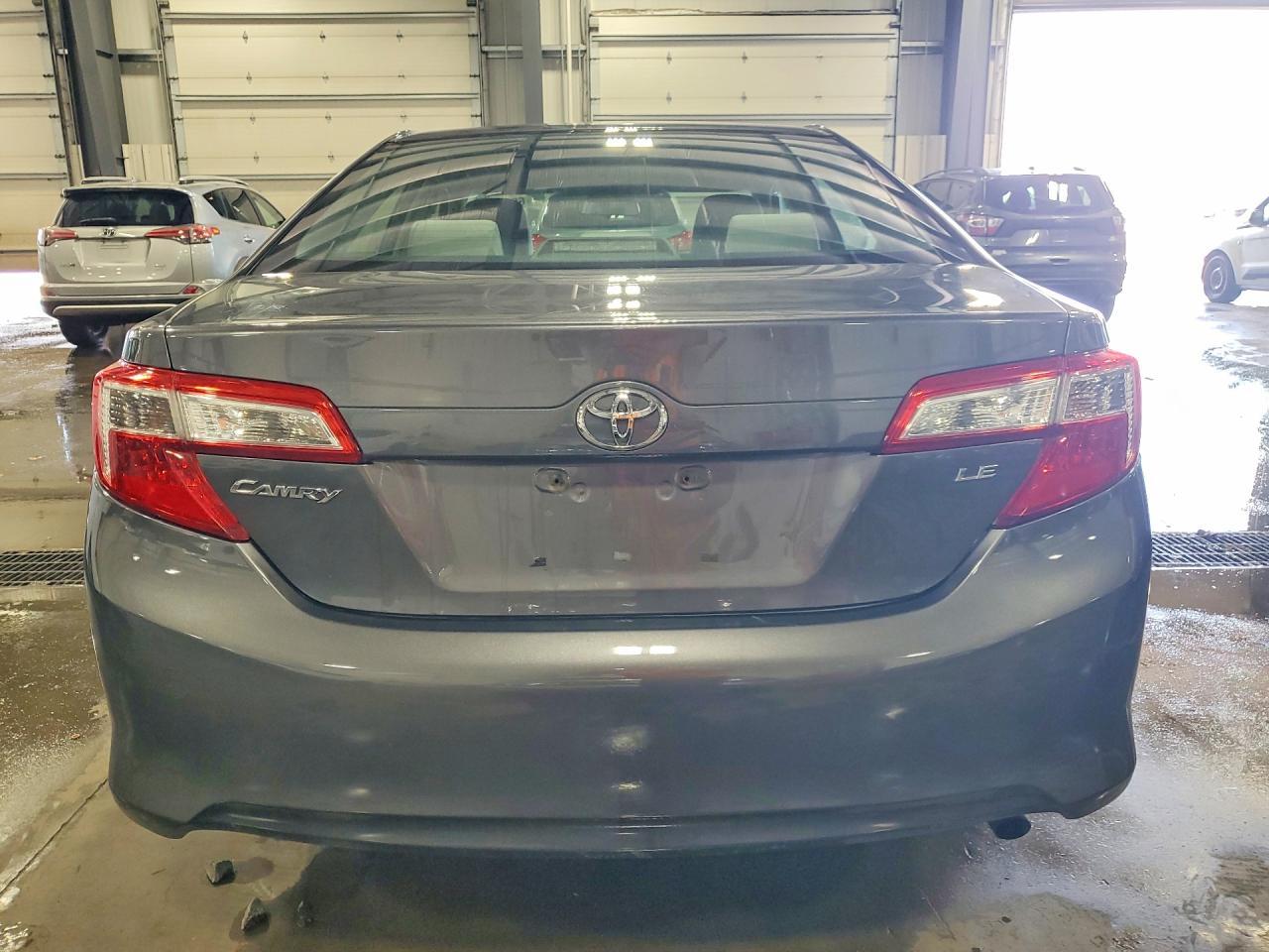 2013 Toyota Camry Le - Фото 6