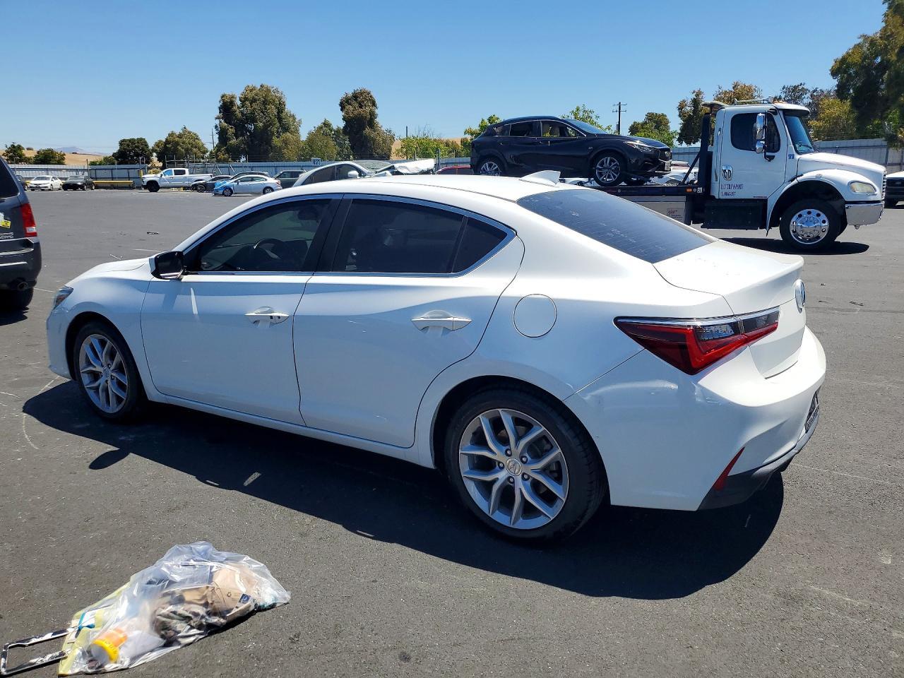 2019 Acura Ilx - Image 2