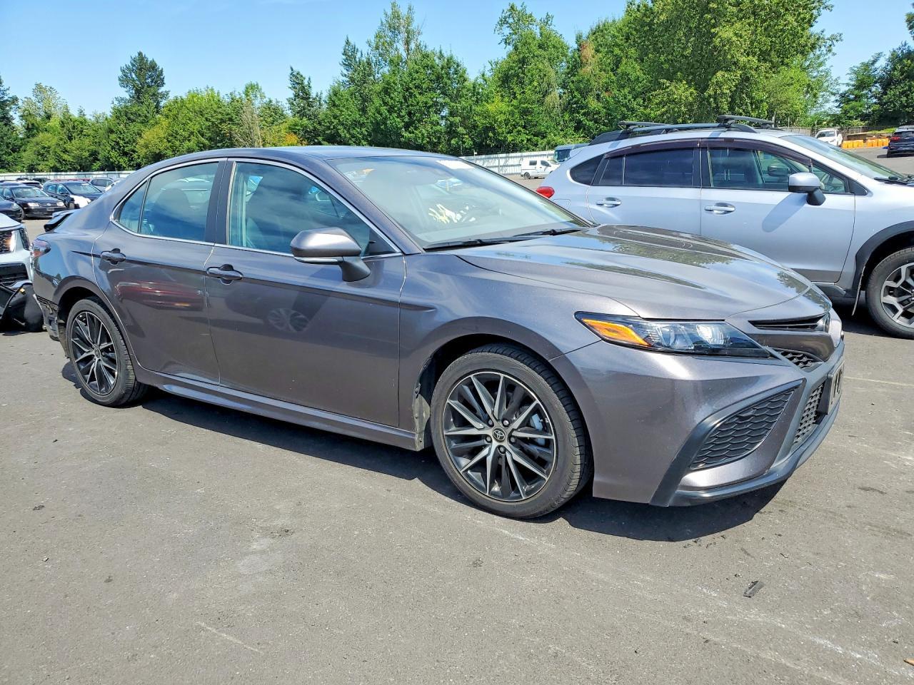 2022 Toyota Camry Se - Фото 4