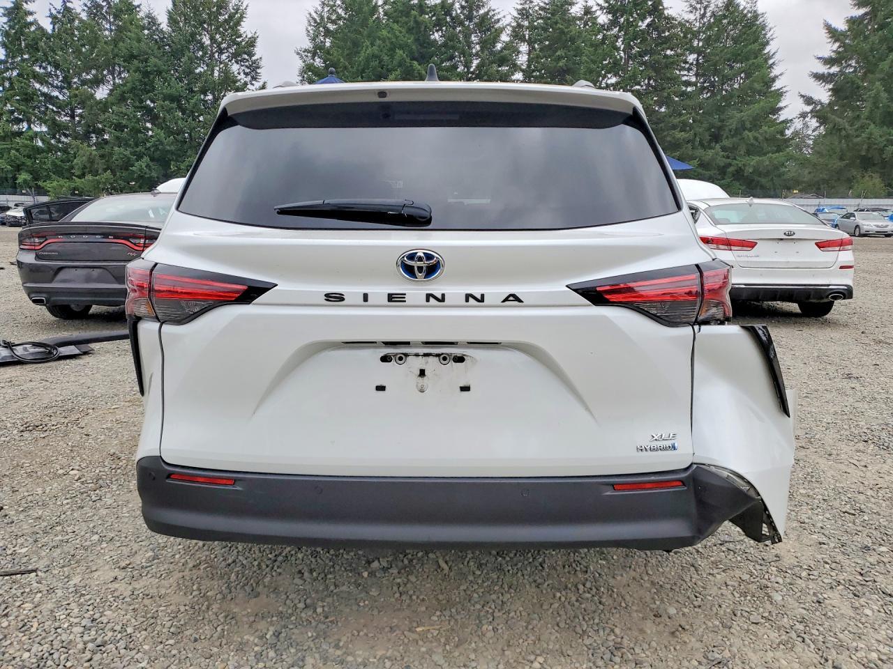 2022 Toyota Sienna Xle - Фото 6