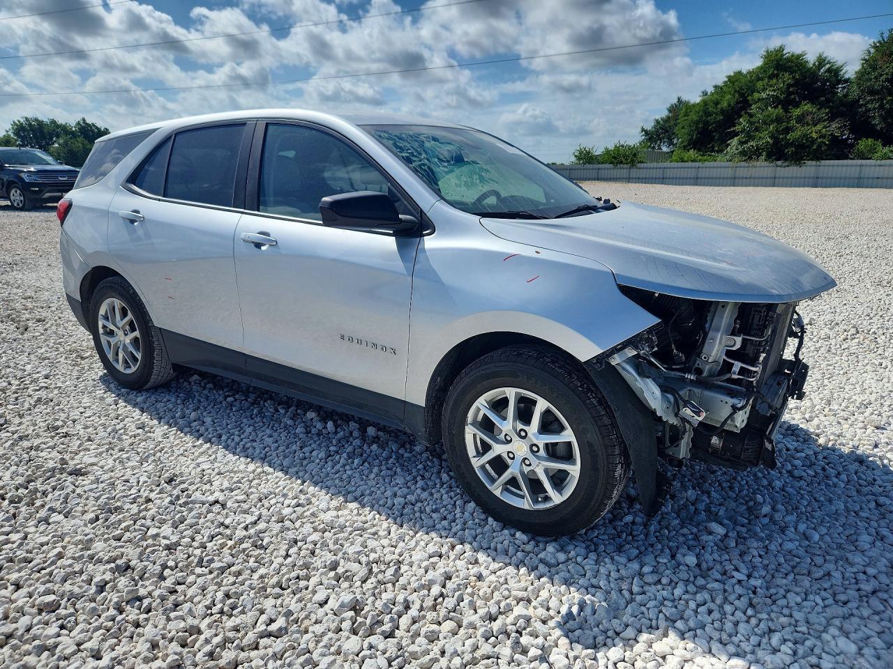 2022 Chevrolet Equinox Ls - Image 4
