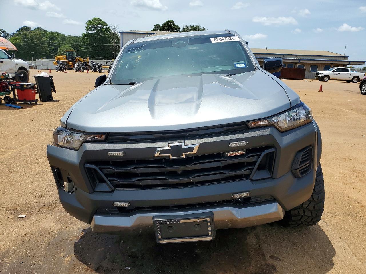 2024 Chevrolet Colorado Trail Boss - Image 5