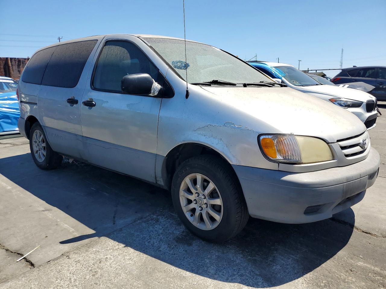 2001 Toyota Sienna Ce - Image 4