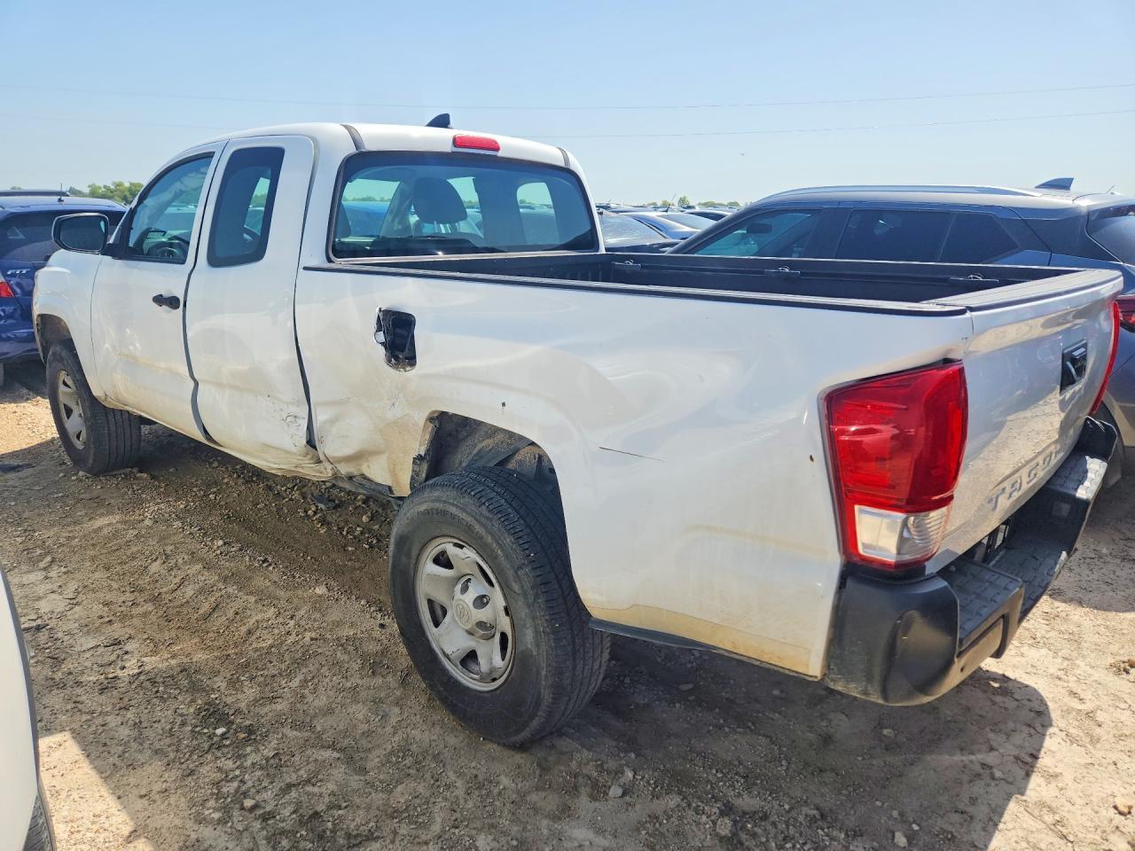 2016 Toyota Tacoma Sr - Фото 2