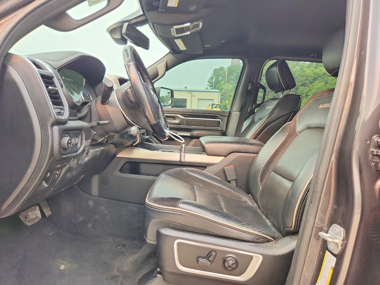 2019 Ram 1500 Laramie - Image 7