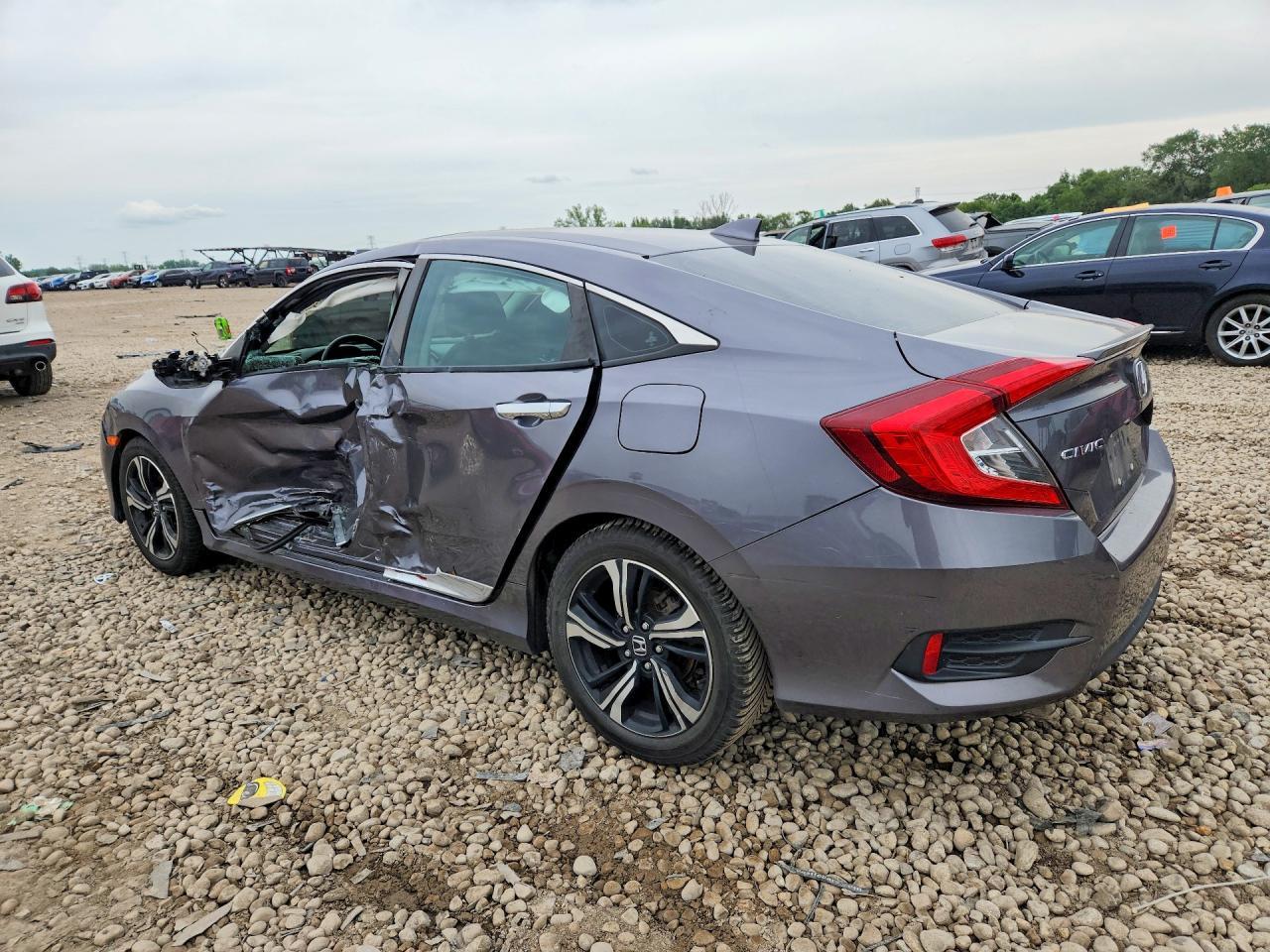 2018 Honda Civic Touring - Фото 2