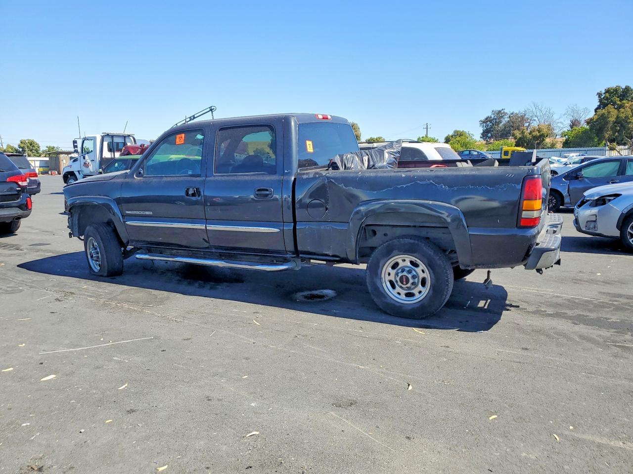 2004 GMC Sierra K2500 Heavy Duty - Фото 2