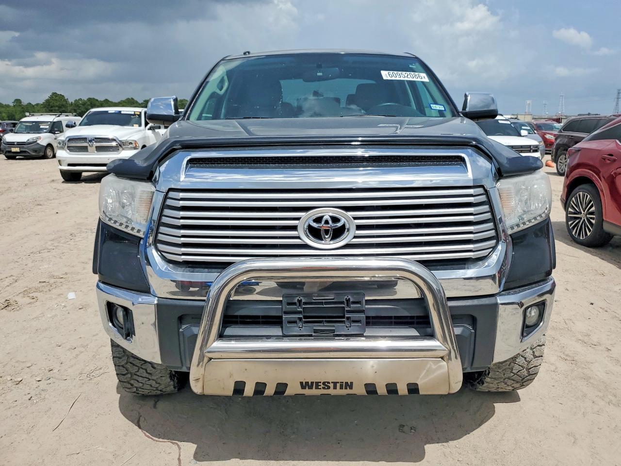 2016 Toyota Tundra Crewmax Limited - Image 5