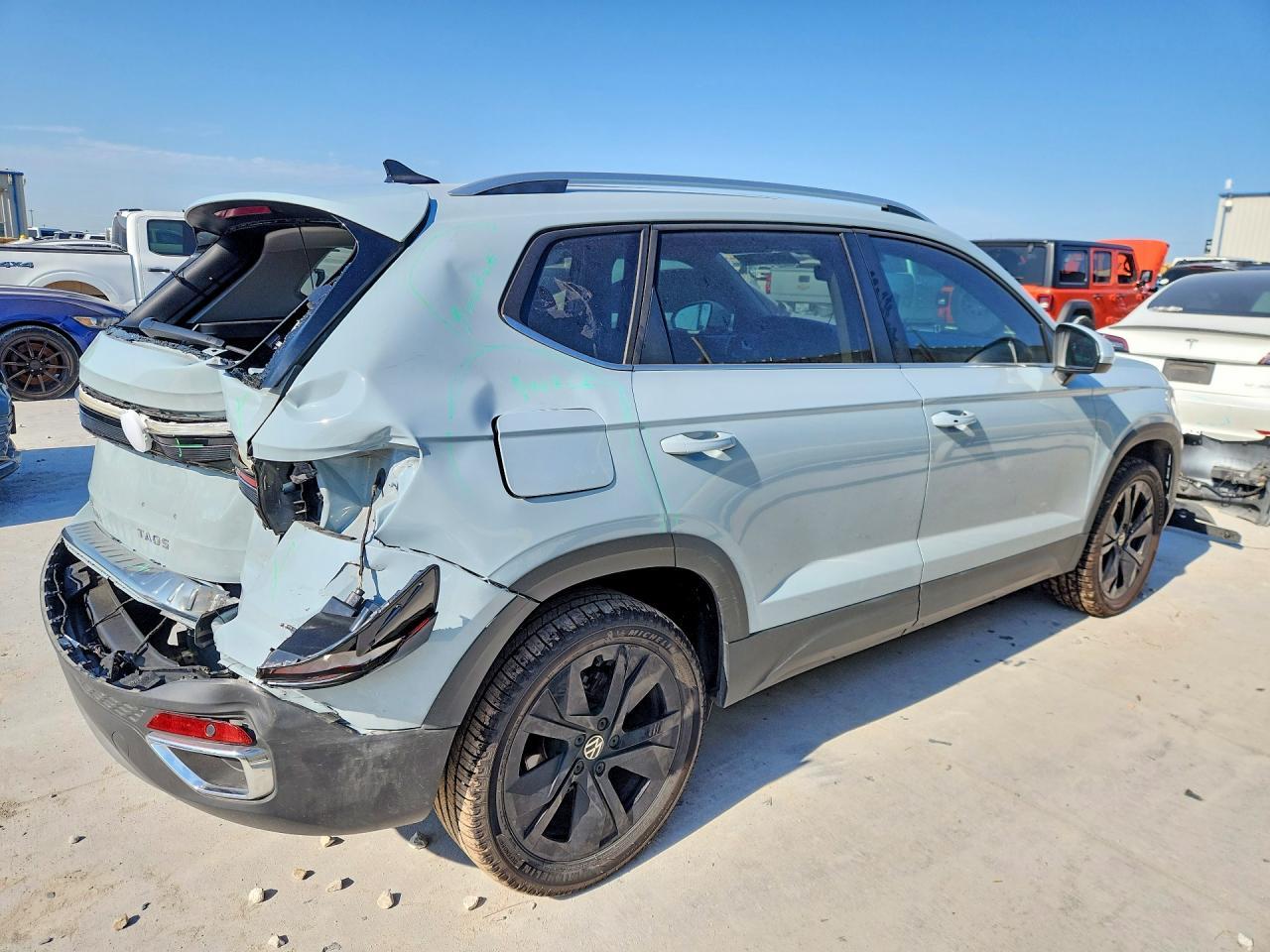 2025 Volkswagen Taos Se - Фото 3