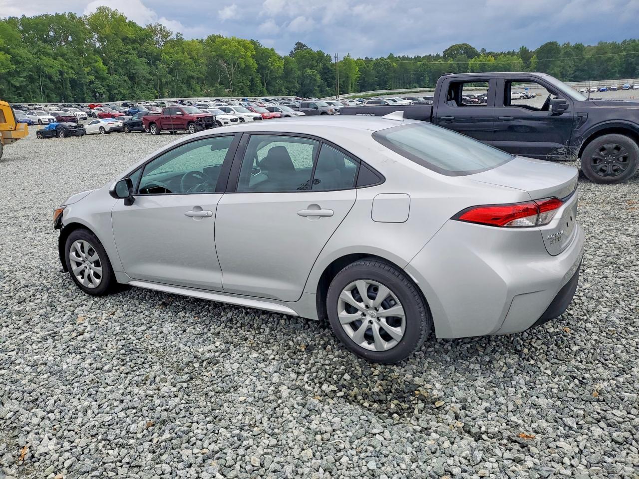 2023 Toyota Corolla Le - Image 2