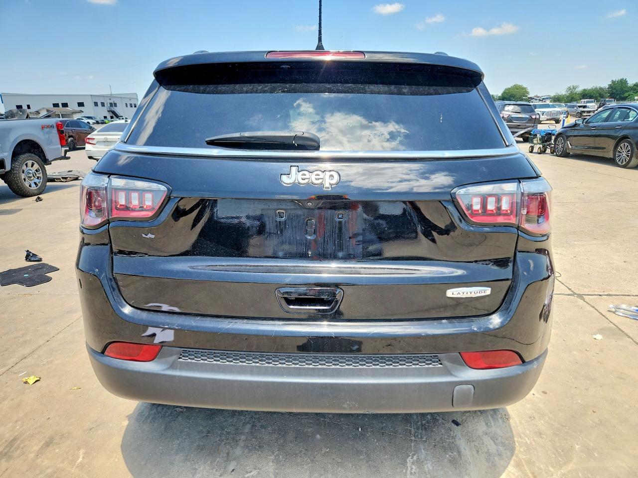 2022 Jeep Compass Latitude - Image 6