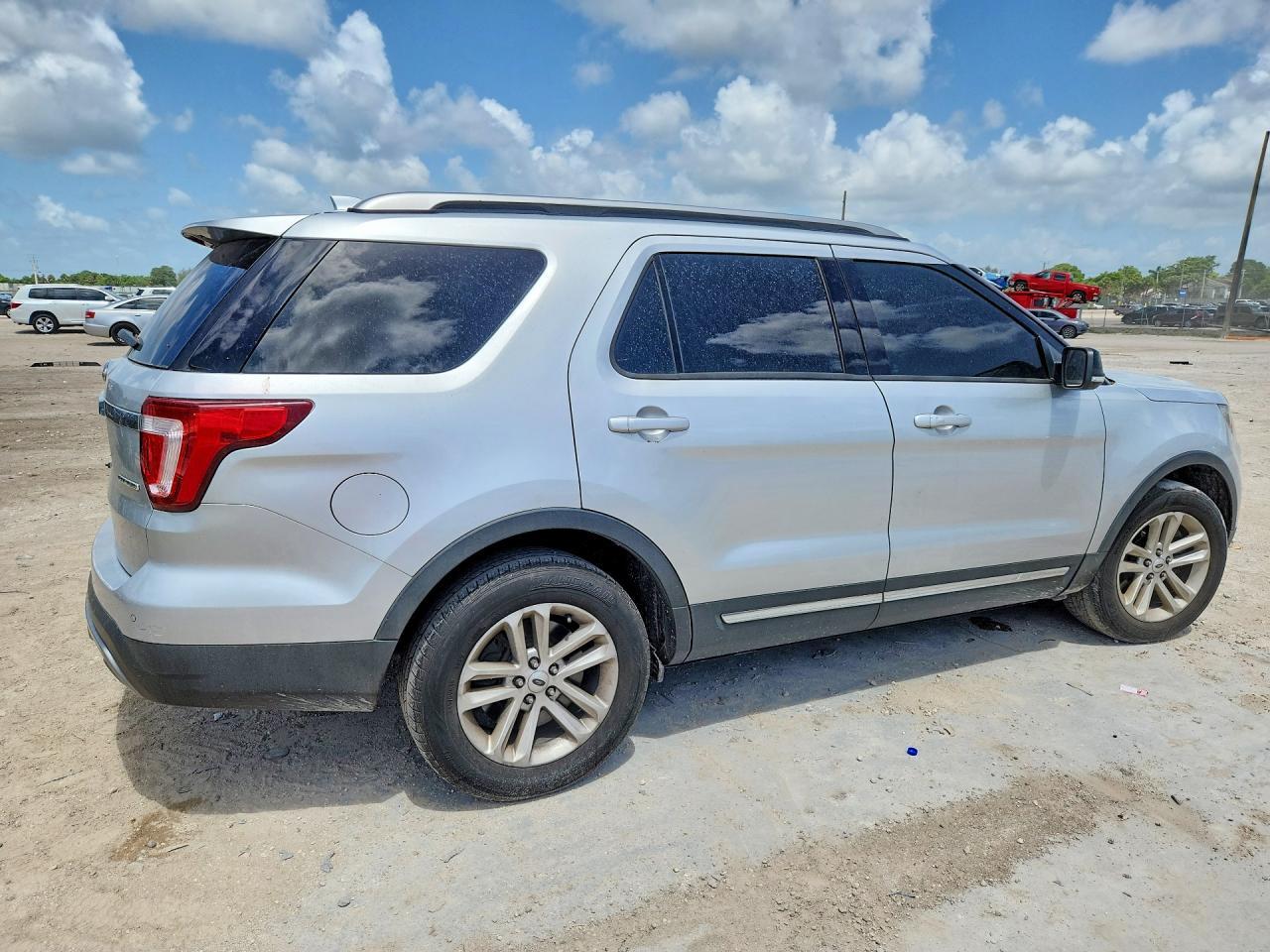 2016 Ford Explorer Xlt - Image 3