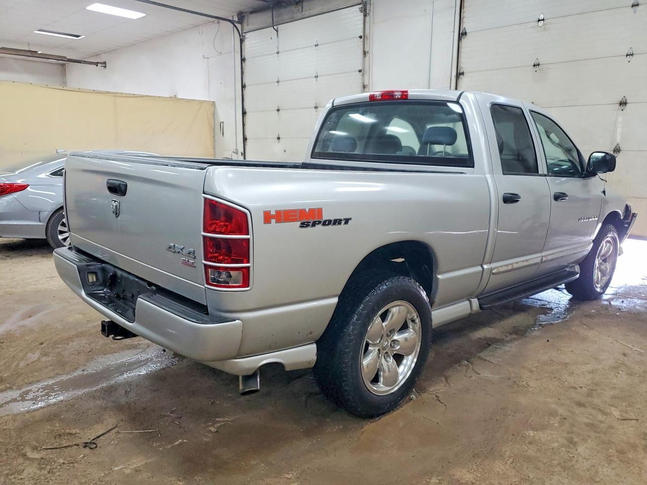 2005 Dodge Ram 1500 St - Фото 3
