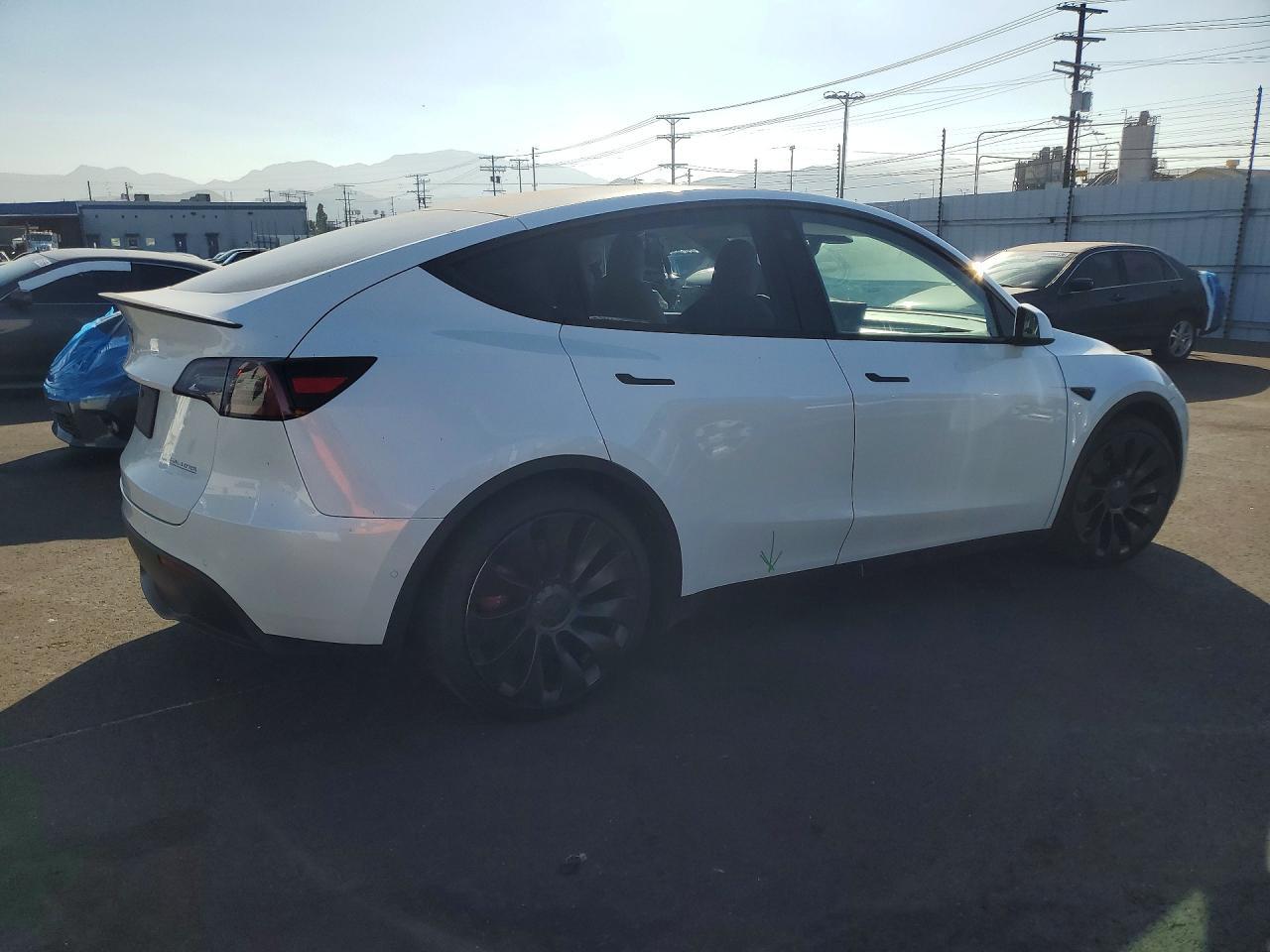2022 Tesla Model Y - Image 3