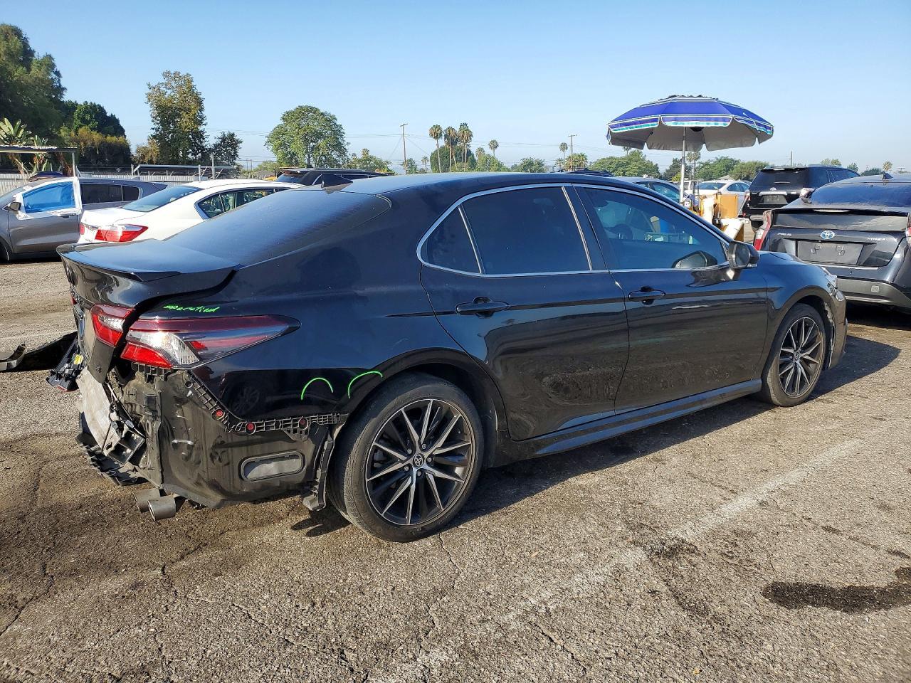 2023 Toyota Camry Se - Фото 3