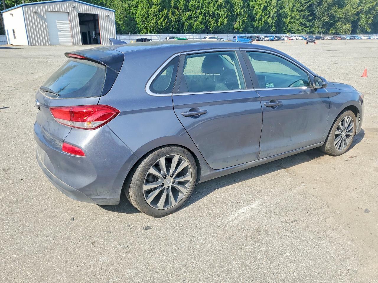 2019 Hyundai Elantra Gt Base - Фото 3