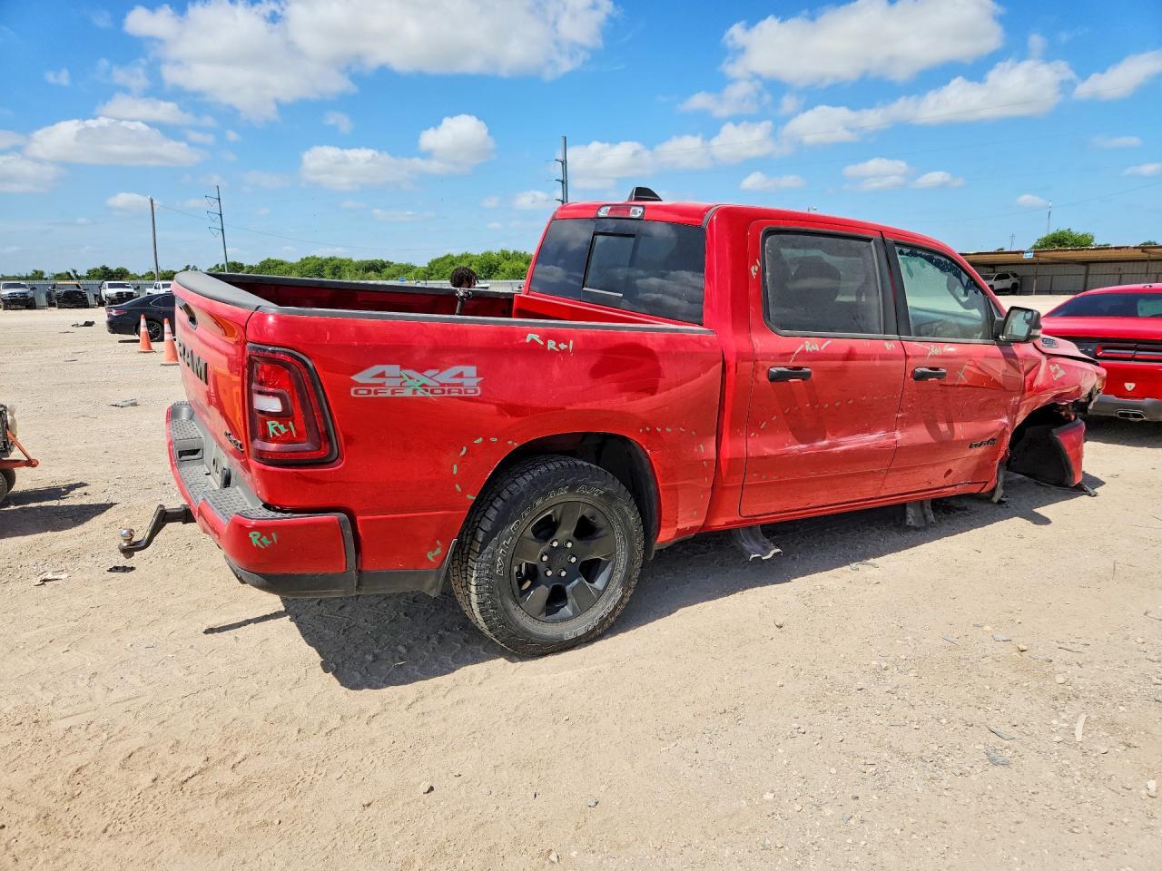 2025 Ram 1500 Tradesman - Фото 3