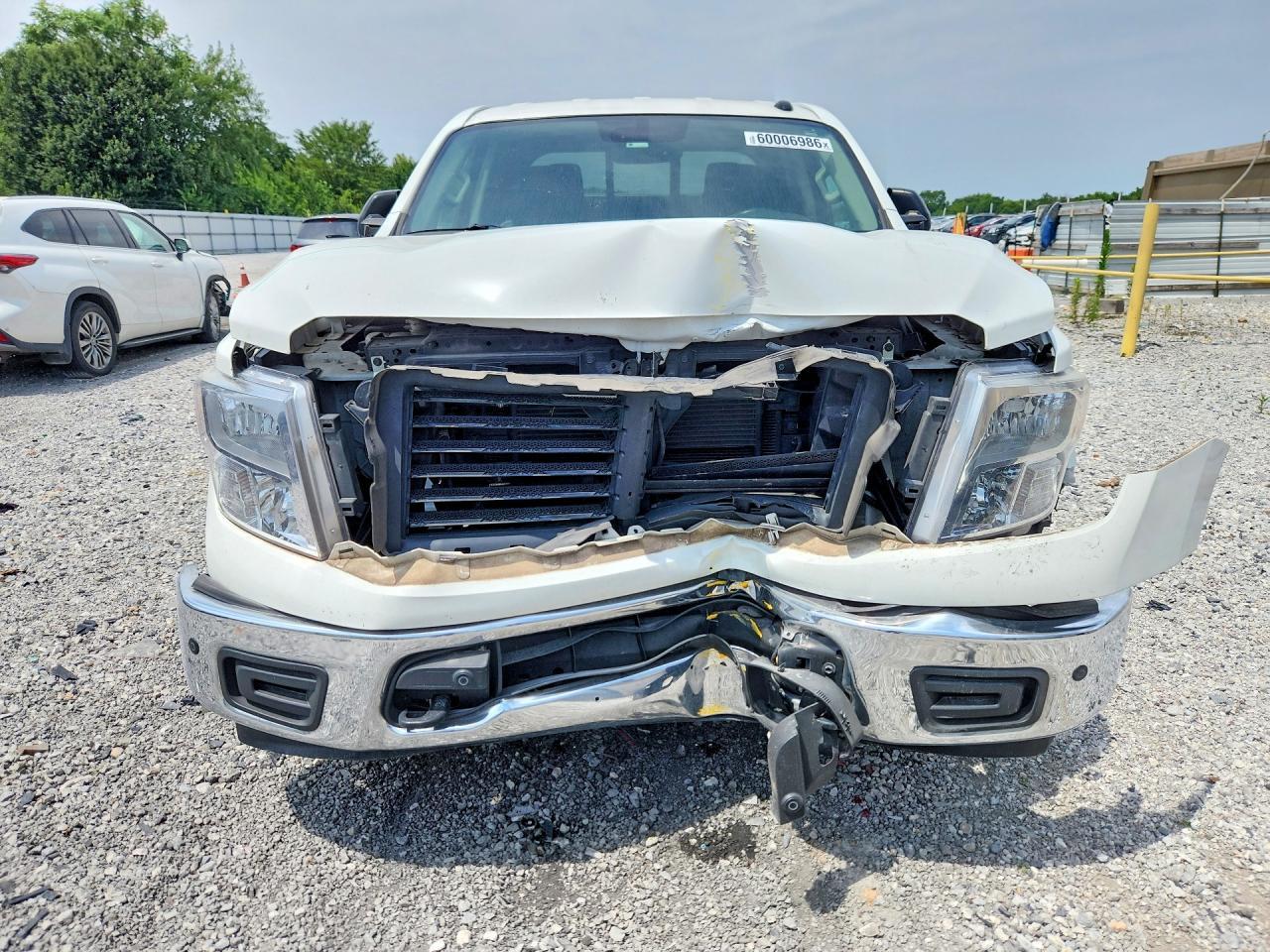 2019 Nissan Titan Sv - Image 5
