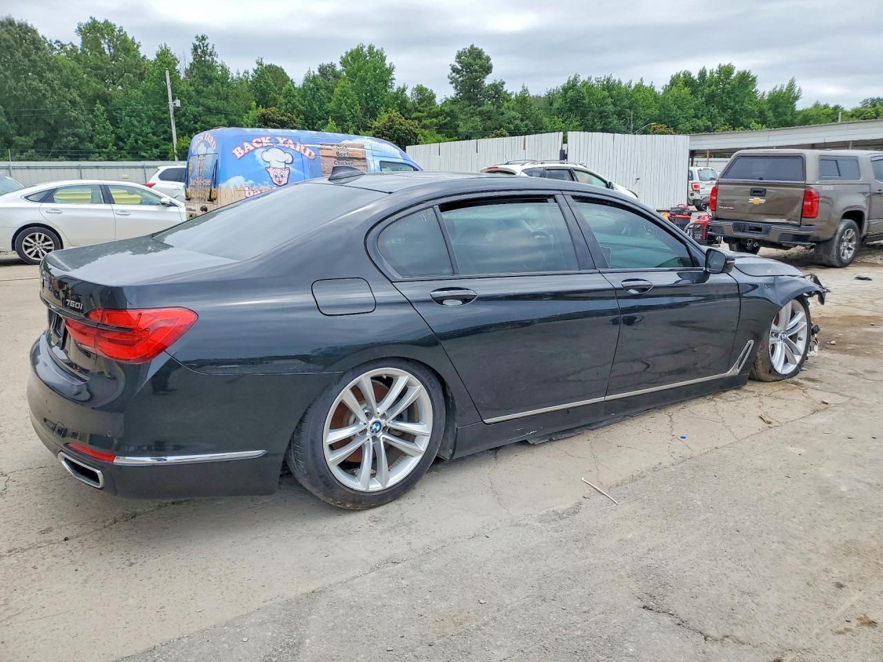 2018 BMW 750 Xi - Фото 3