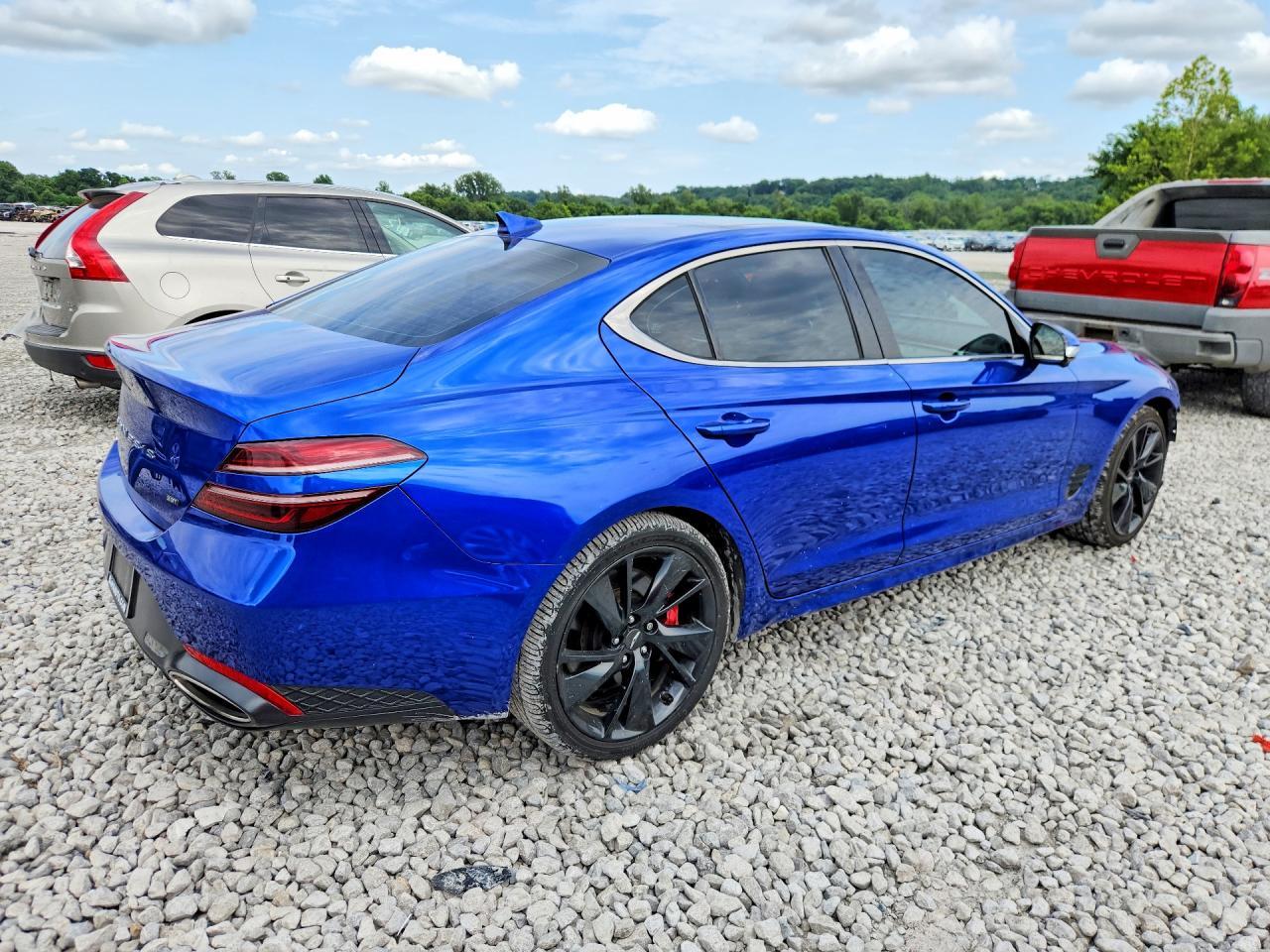 2022 Genesis G70 3.3T Standard - Image 3