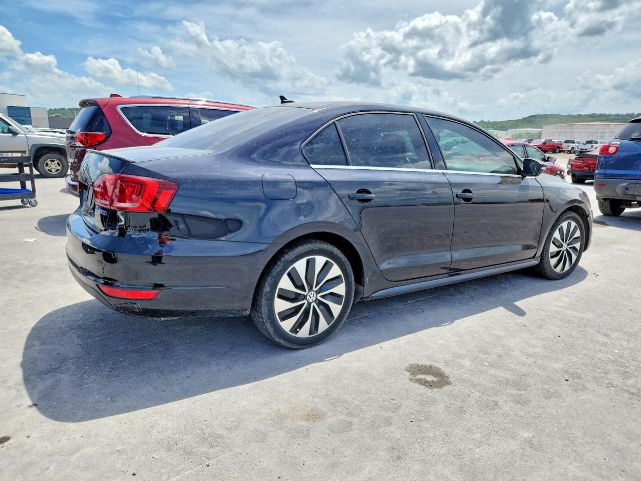 2013 Volkswagen Jetta Hybrid - Image 3