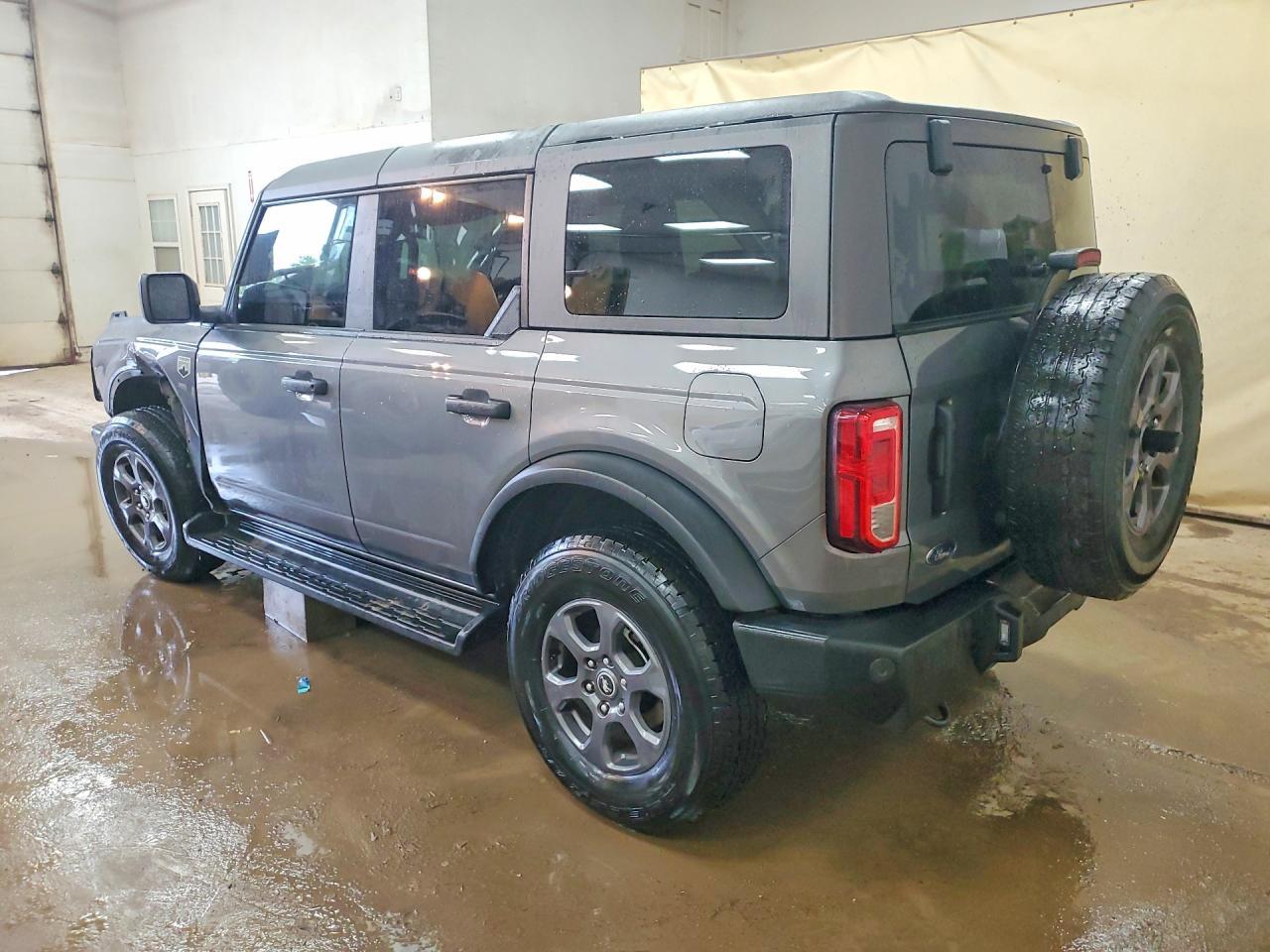 2025 Ford Bronco Big Bend - Image 2