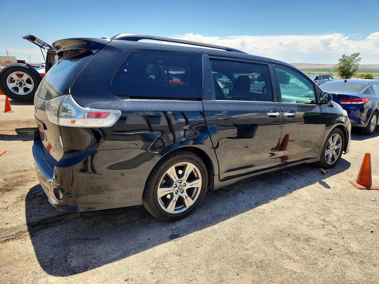 2018 Toyota Sienna Se 8-Passenger - Фото 3