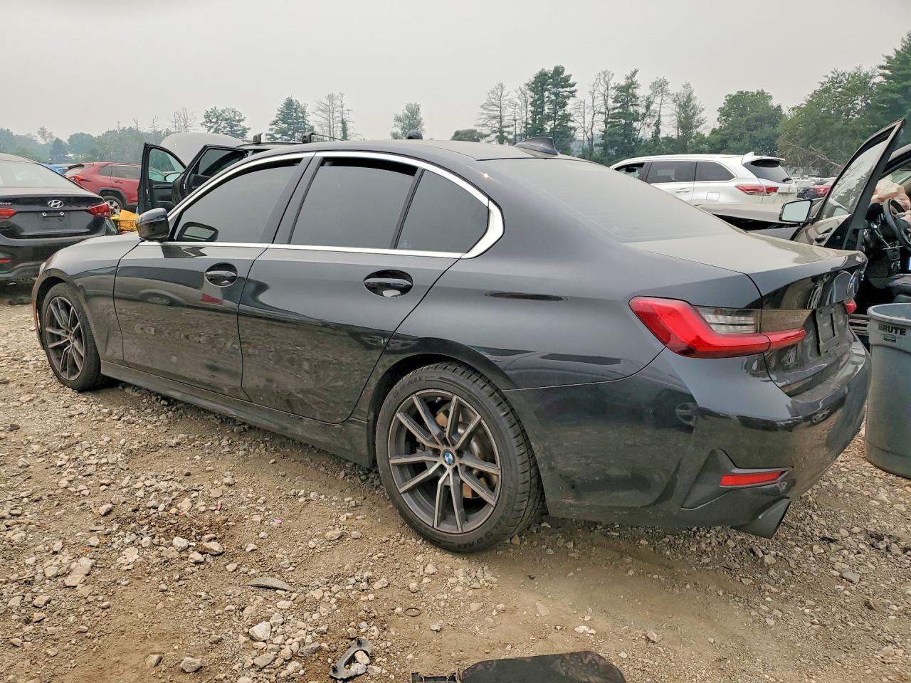 2020 BMW 330I - Фото 2