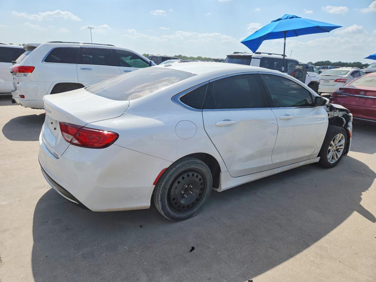 2015 Chrysler 200 Limited - Фото 3
