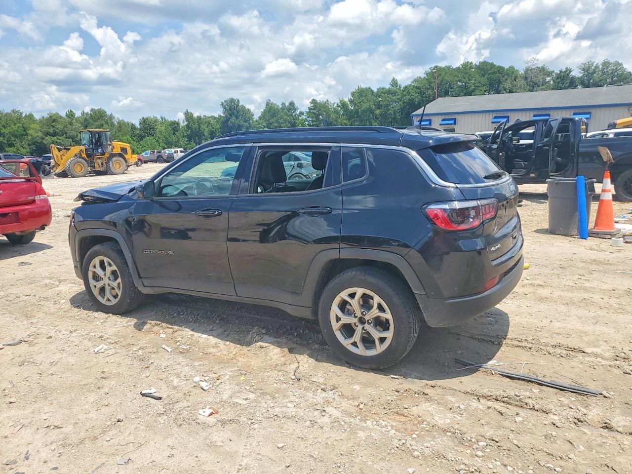 2024 Jeep Compass Latitude - Image 2