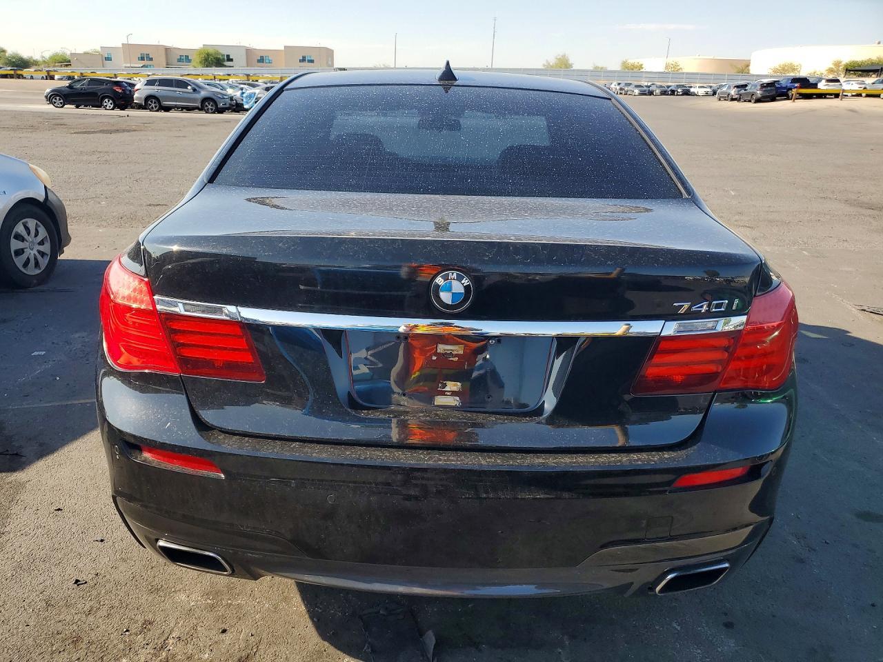 2015 BMW 740 I - Фото 6