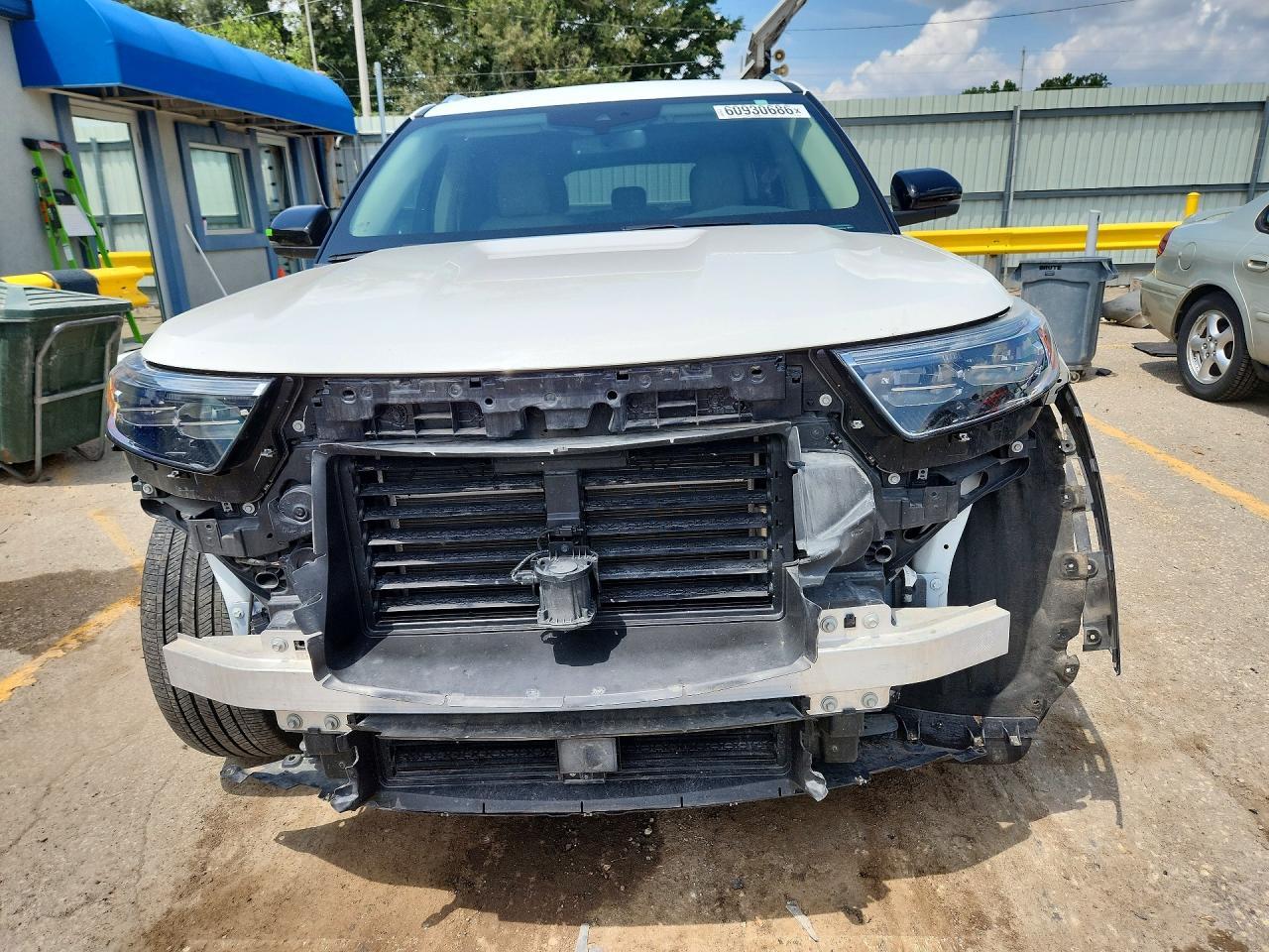 2020 Ford Explorer Limited - Image 5