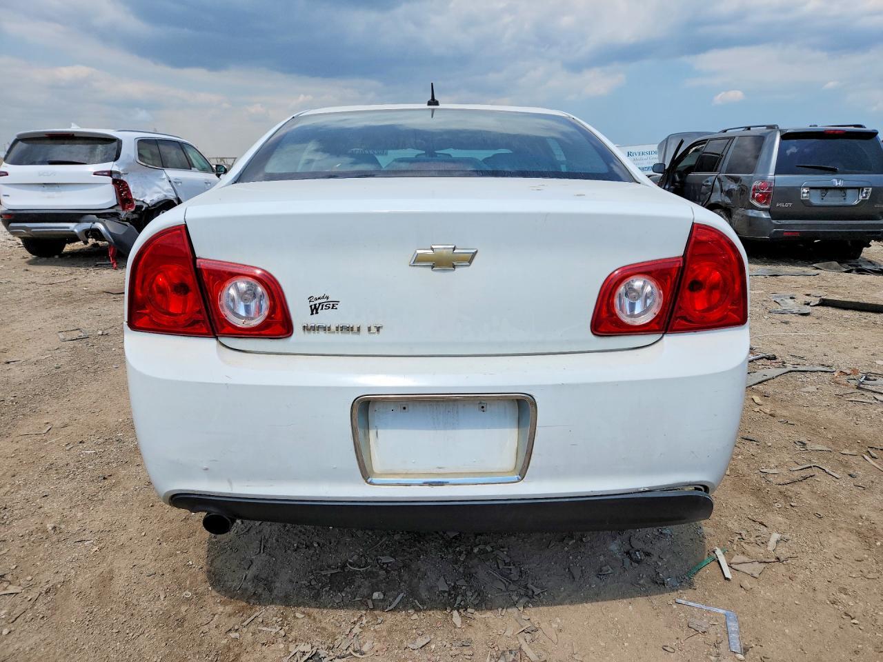 2010 Chev Malibu - Фото 6