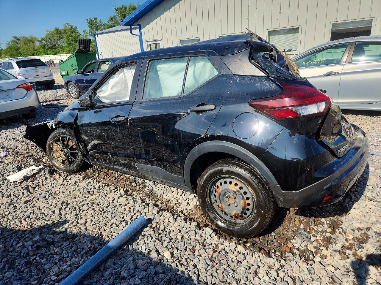 2022 Nissan Kicks S - Image 2